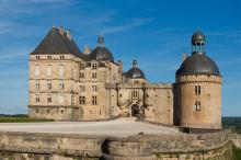 Château de Hautefort By Jebulon via Wikimedia Commons