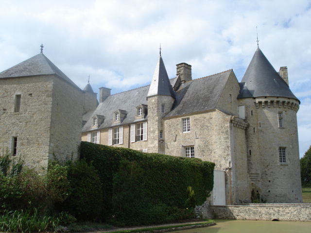 Château de Colombières By Mikemorrison via Wikimedia Commons