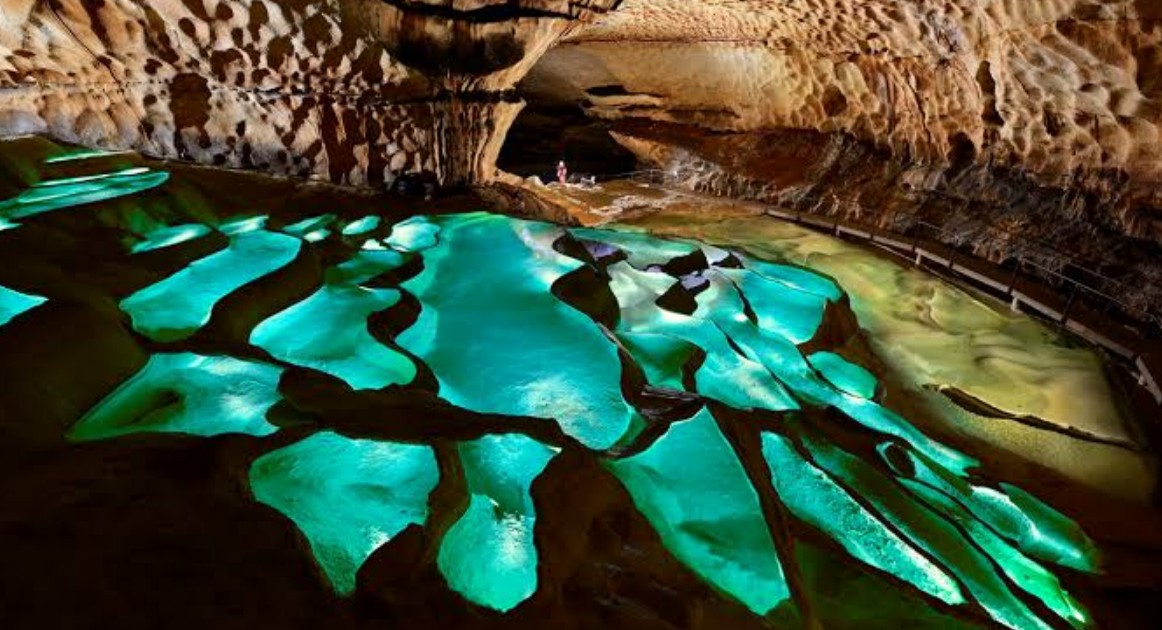 Aven Grotte de la Forestière