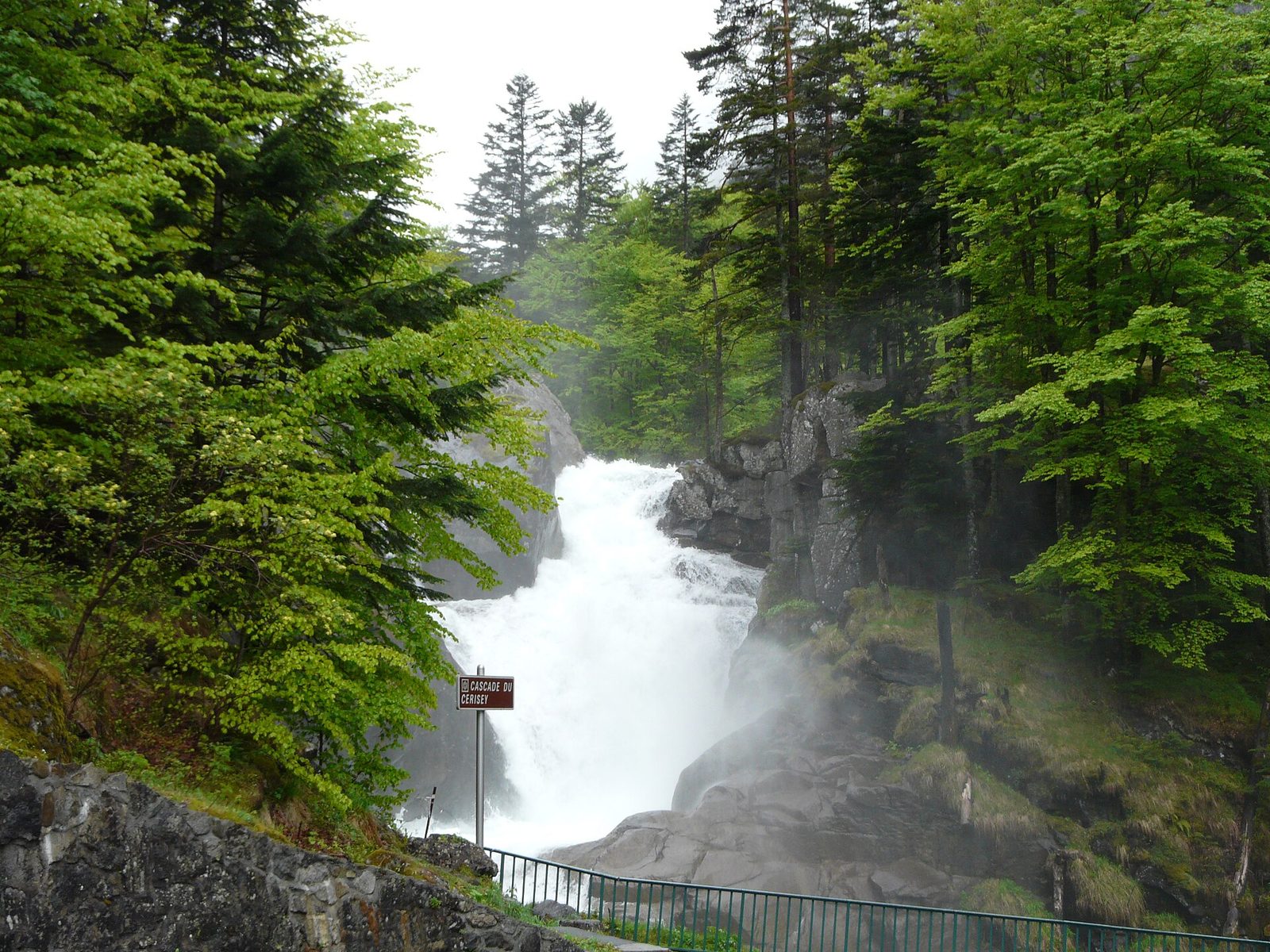 Cascade du Ceriset