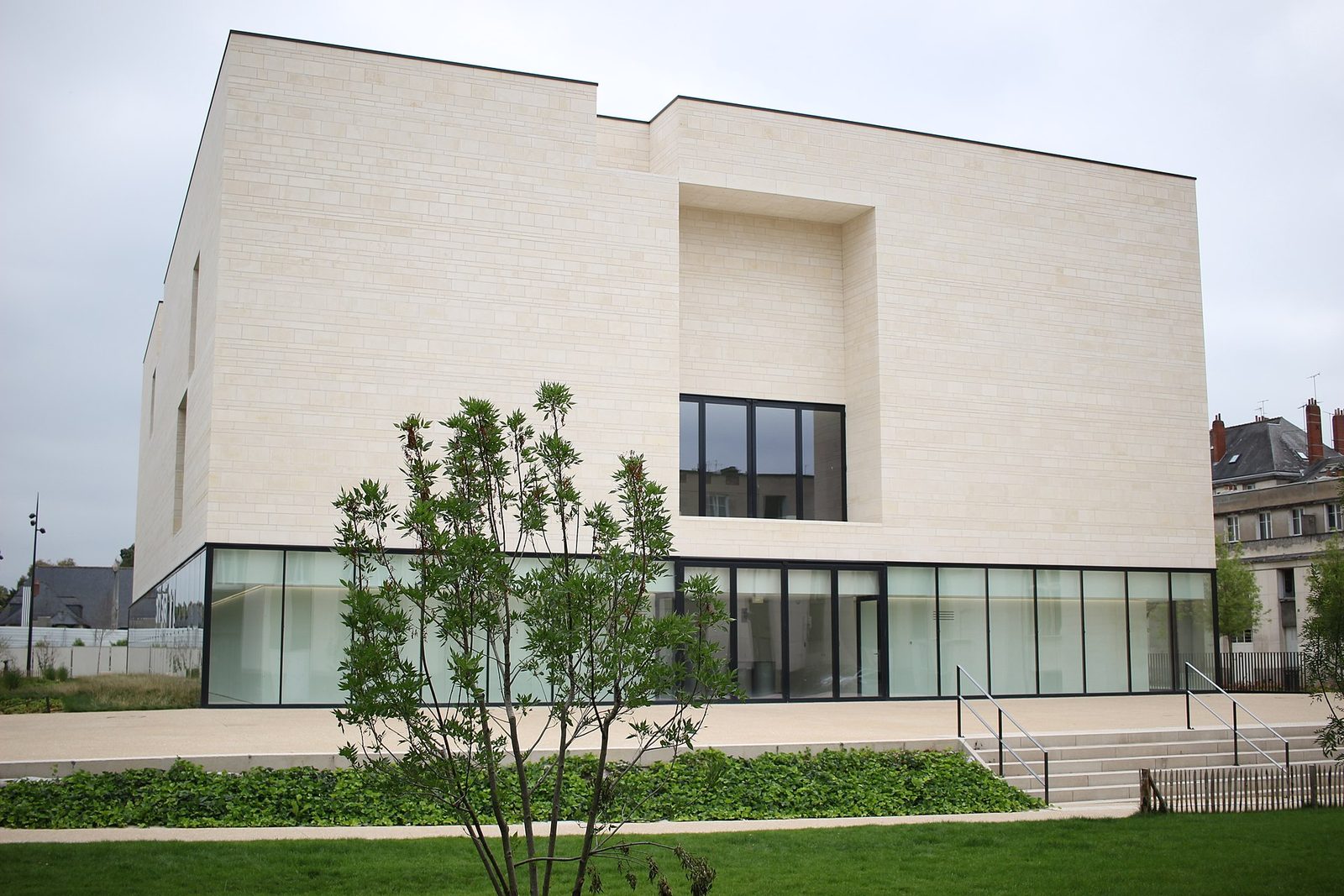 Centre de création contemporaine Olivier Debré