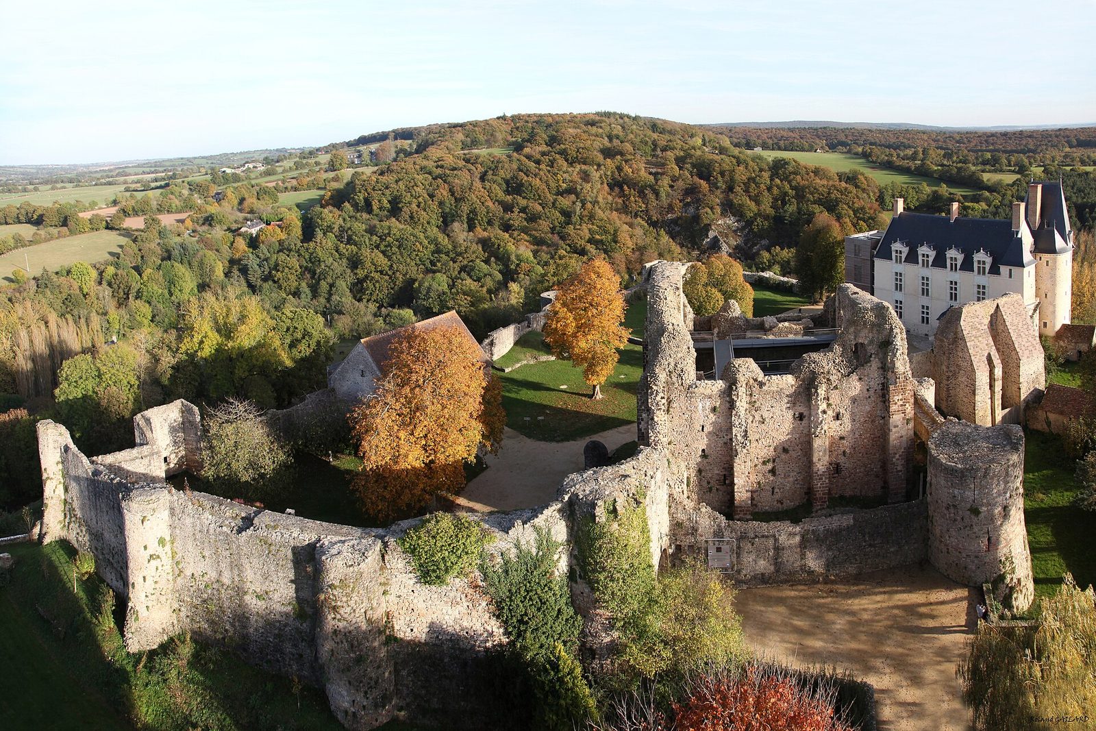 Château de Sainte-Suzanne
