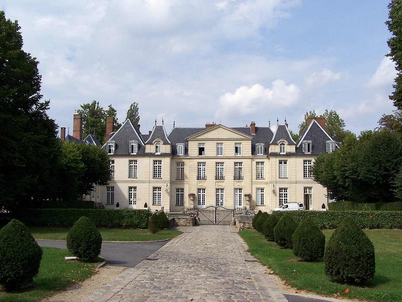 Château du Mesnil-Saint-Denis