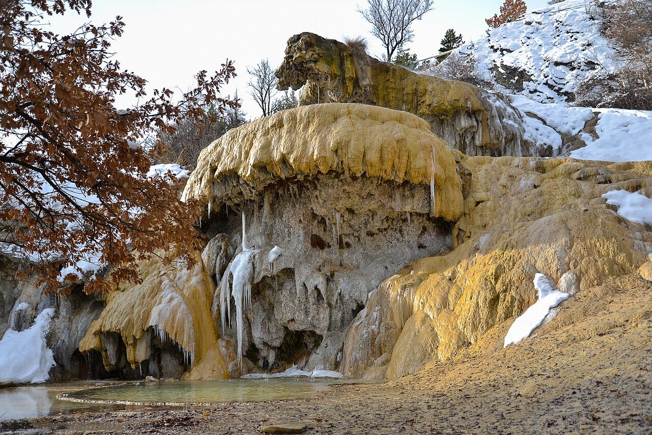 La Fontaine pétrifiante de Réotier