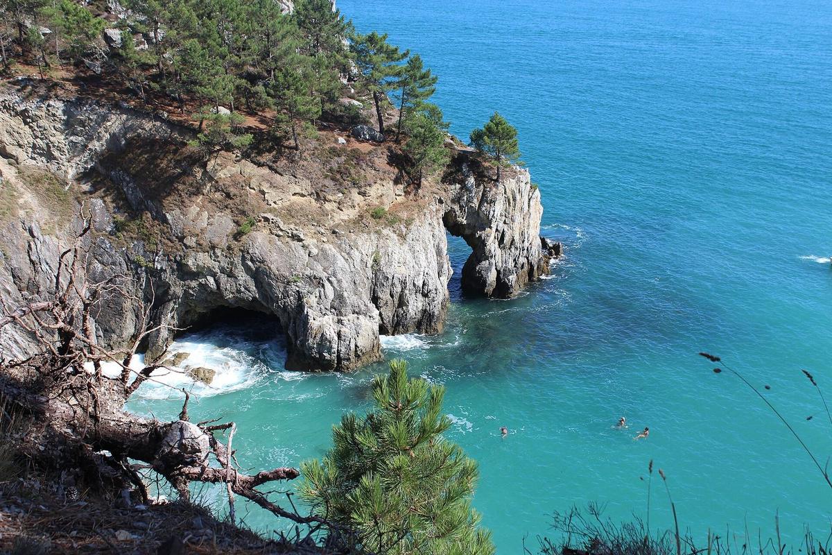 La plage de l'Ile Vierge à Saint-Hernot