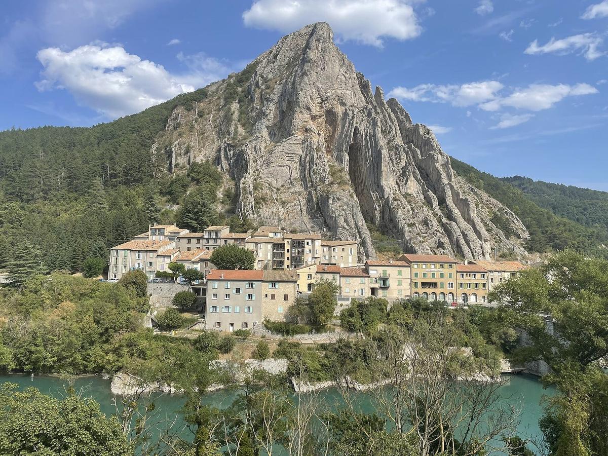 Le rocher de la Baume
