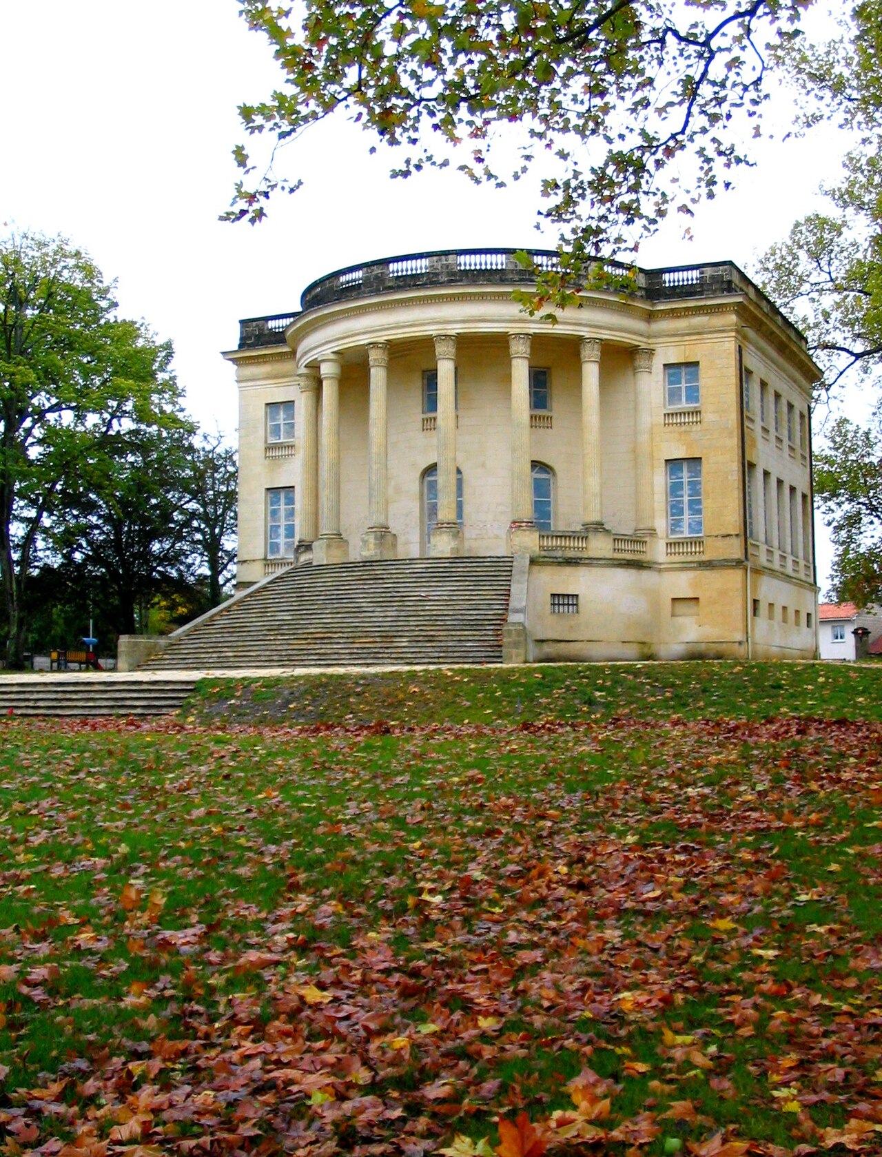 Maison carrée d'Arlac