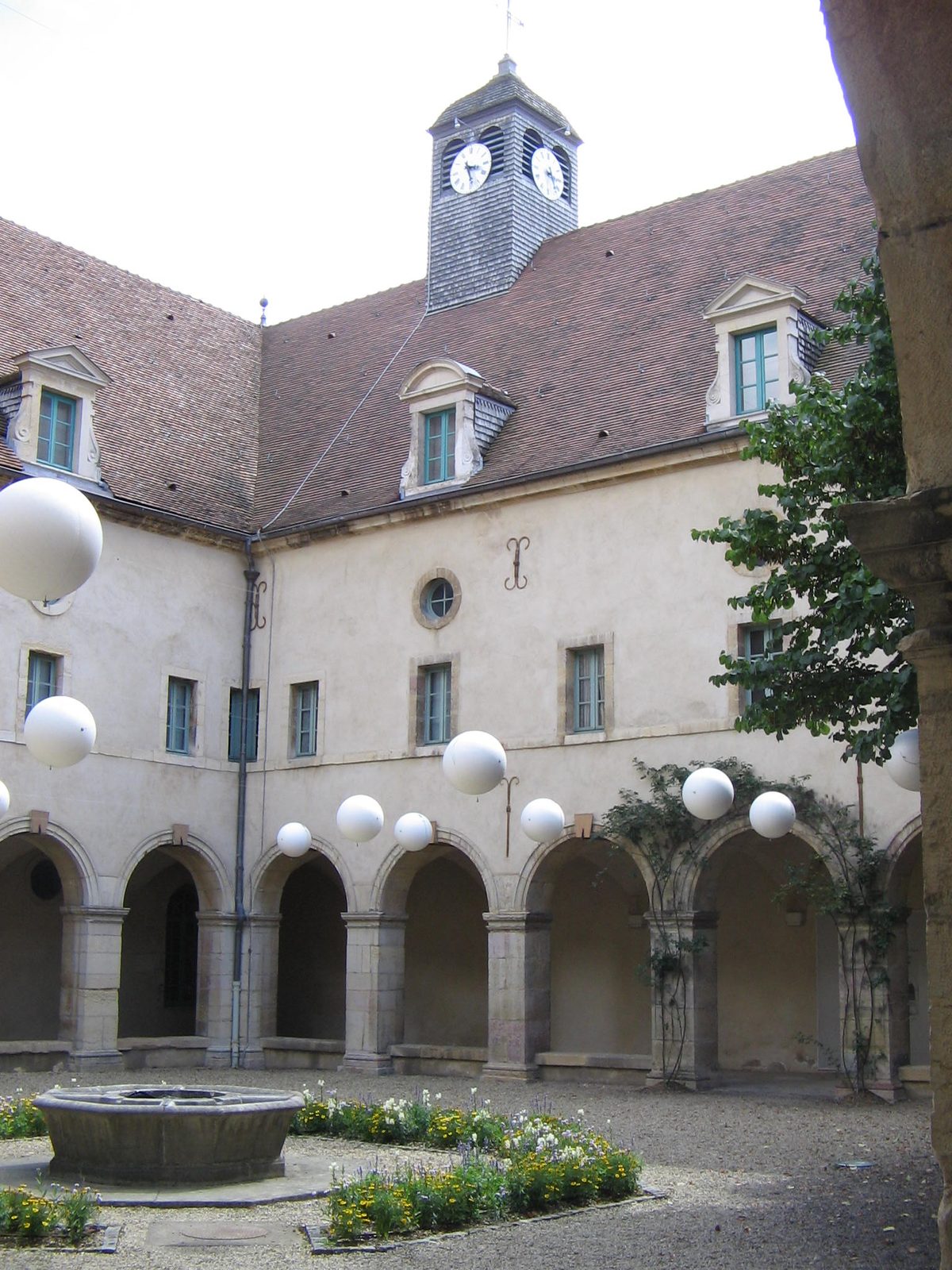 Musée de la Vie Bourguignonne Perrin de Puycousin