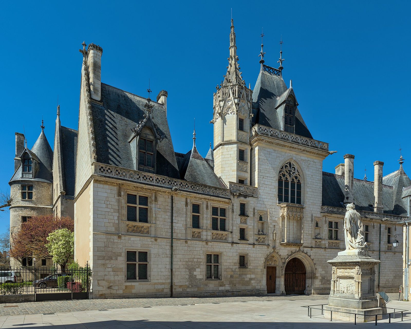Palais Jacques-Cœur