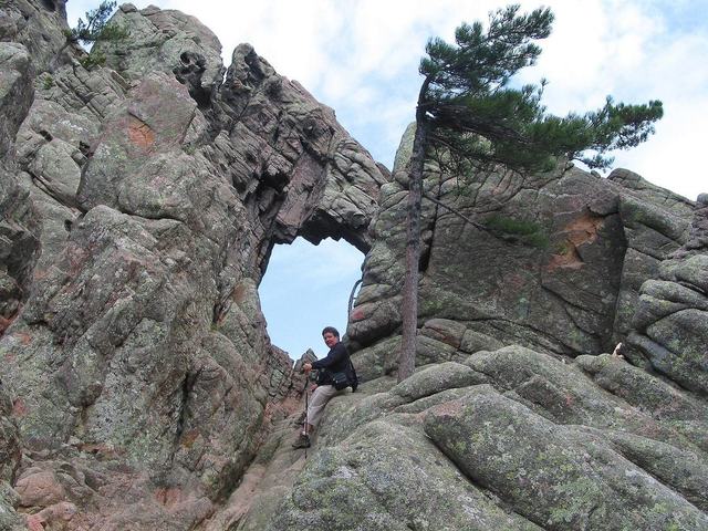 Arche du Trou de la Bombe
