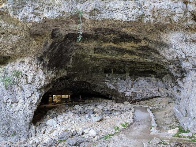 Grotte de la Luire