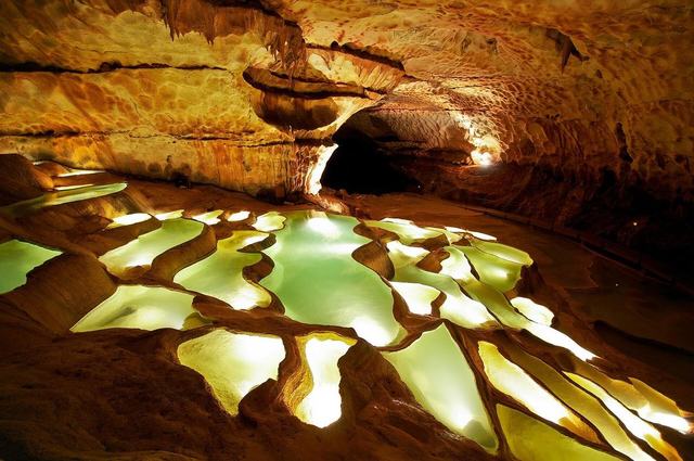 Grotte de St Marcel