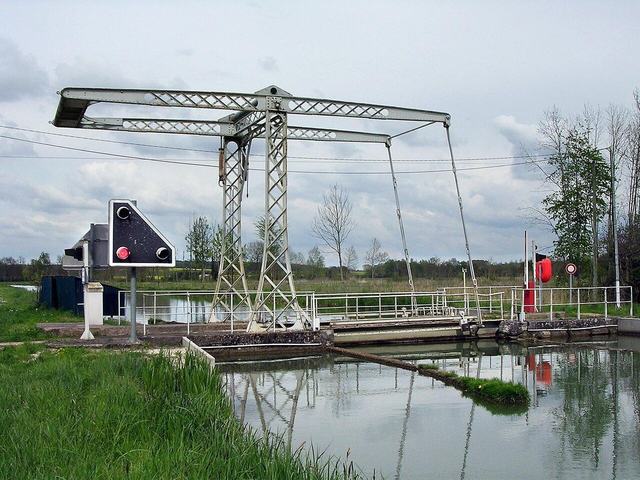 Le Canal Entre Champagne et Bourgogne