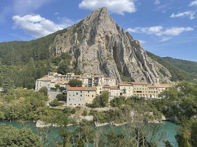 Le rocher de la Baume