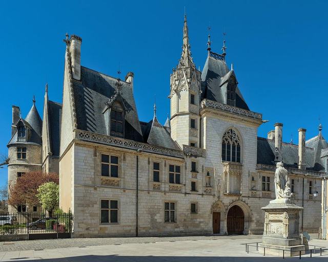 Palais Jacques-Cœur