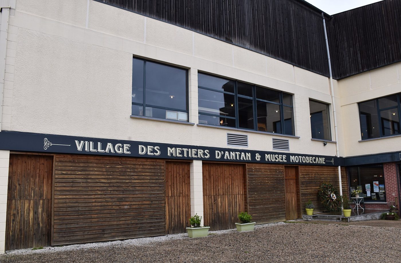 Village des Métiers d'Antan et Musée Motobécane