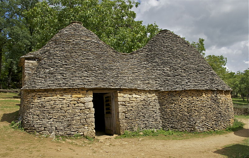 Cabanes du Breuil Par Jebulon via Wikimedia Commons
