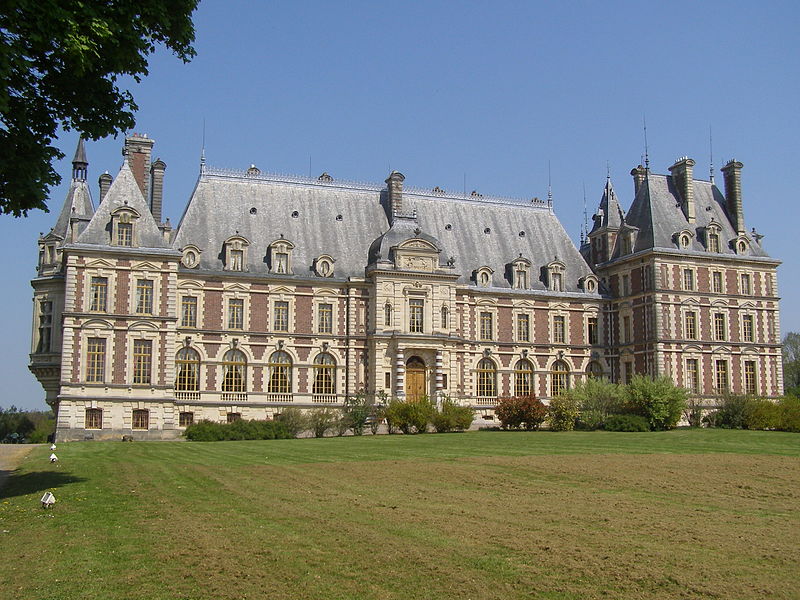Château de Grammont Villersexel By Daniel CULSAN CC BY-SA 3.0 via Wikimedia Commons