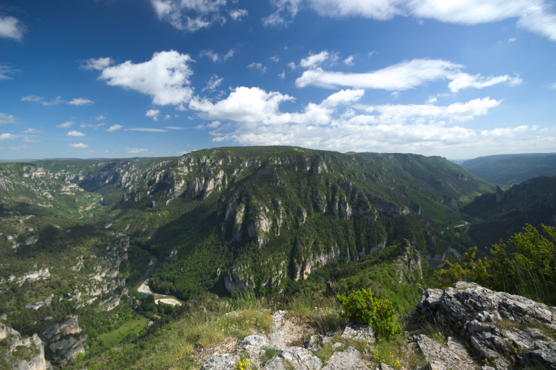 Point Sublime (Gorges du Tarn) By Valcraft (Own work) [CC BY-SA 3.0  via Wikimedia Commons
