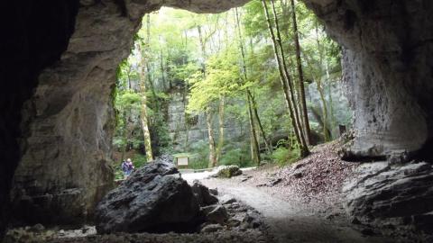 L'entrée de la grotte des échelles à Saint-Christophe sur Guiers