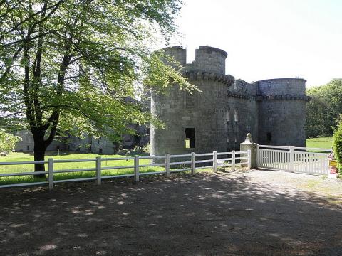 Château de "Kergournadeac'h" Par GO69 CC BY-SA 3.0 via Wikimedia Commons