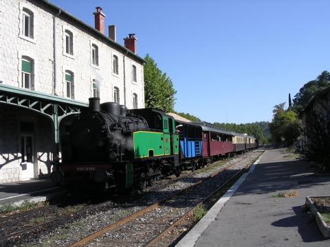 Train à vapeur des Cévennes By G CHP CC BY-SA 2.5 via Wikimedia Commons